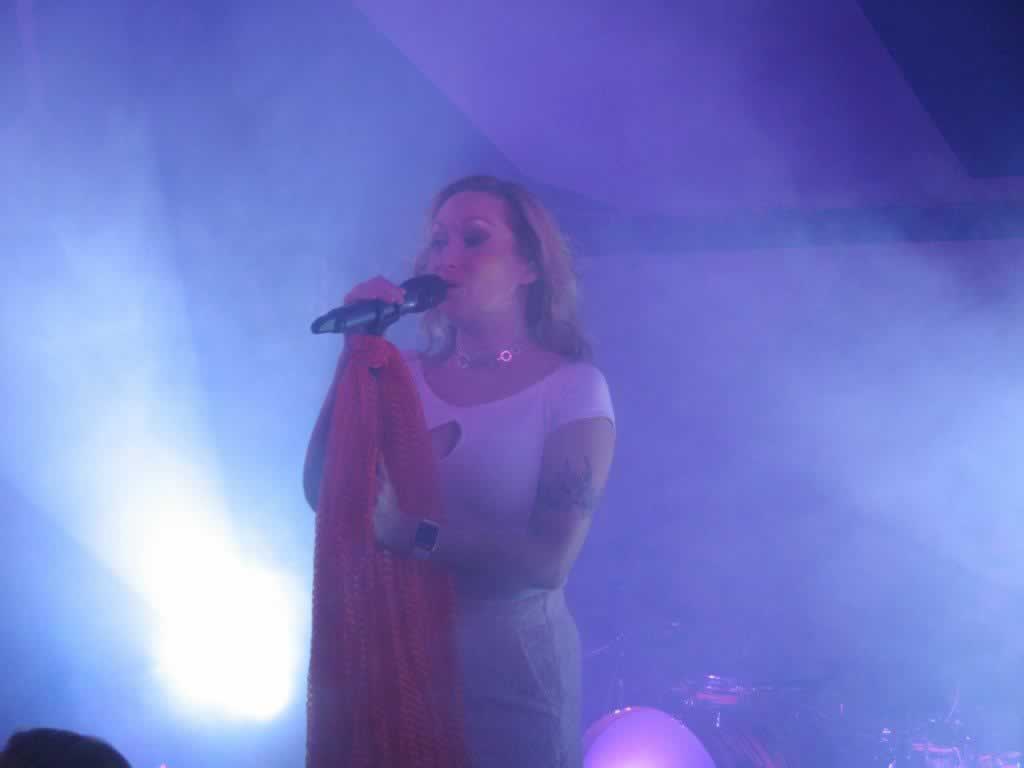 amy-cherrygun-1